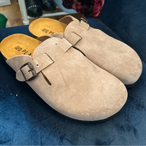 Plae Women's Tan Suede Mules - Picture 4 of 4
